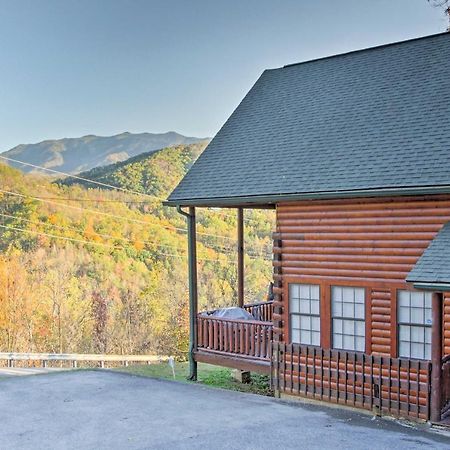 Expansive Gatlinburg Cabin Hot Tub, Deck And Grill! Esterno foto