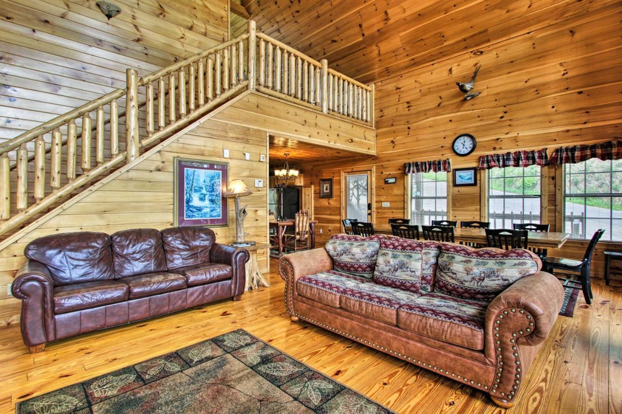 Expansive Gatlinburg Cabin Hot Tub, Deck And Grill! Esterno foto