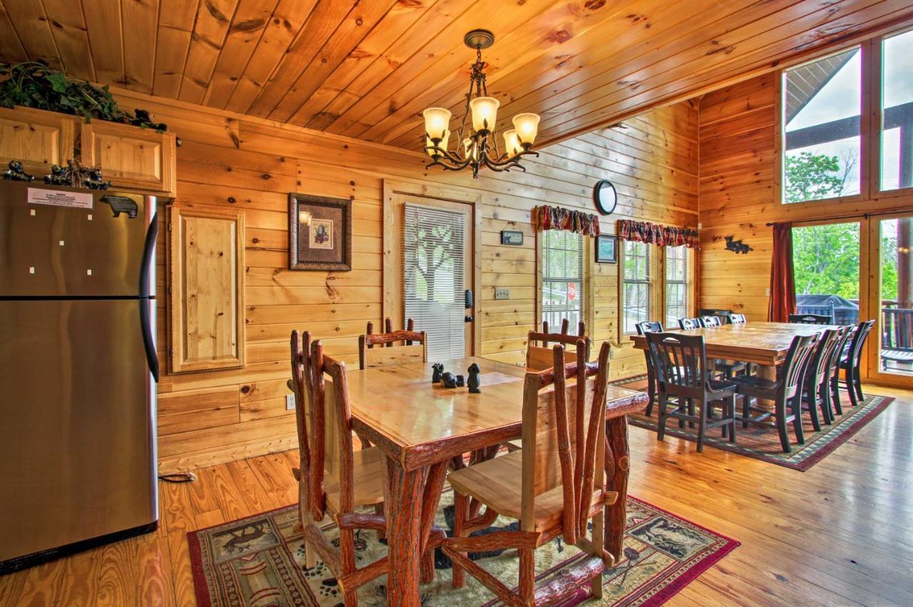 Expansive Gatlinburg Cabin Hot Tub, Deck And Grill! Esterno foto