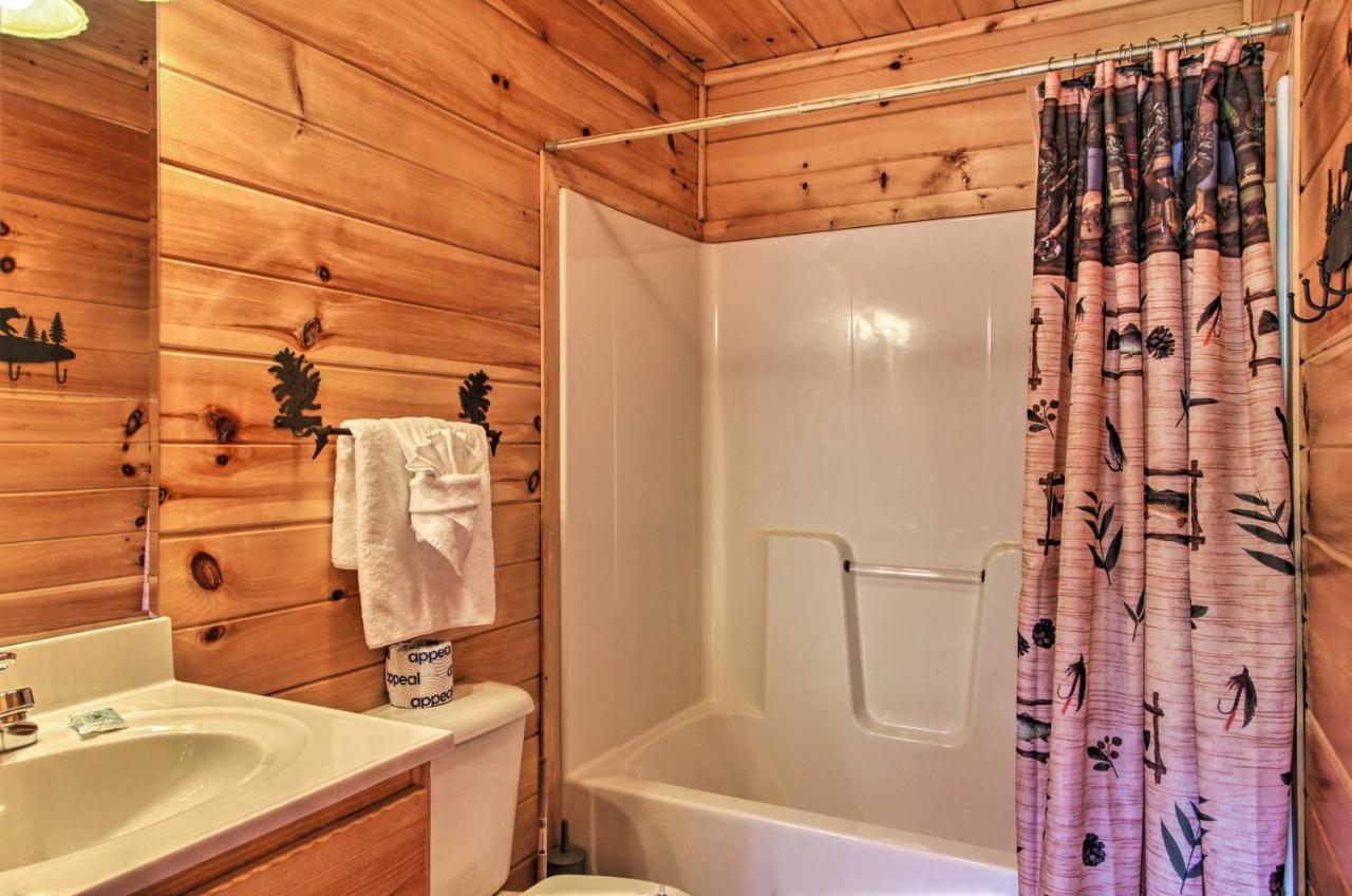 Expansive Gatlinburg Cabin Hot Tub, Deck And Grill! Esterno foto