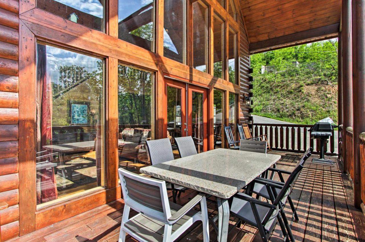 Expansive Gatlinburg Cabin Hot Tub, Deck And Grill! Esterno foto