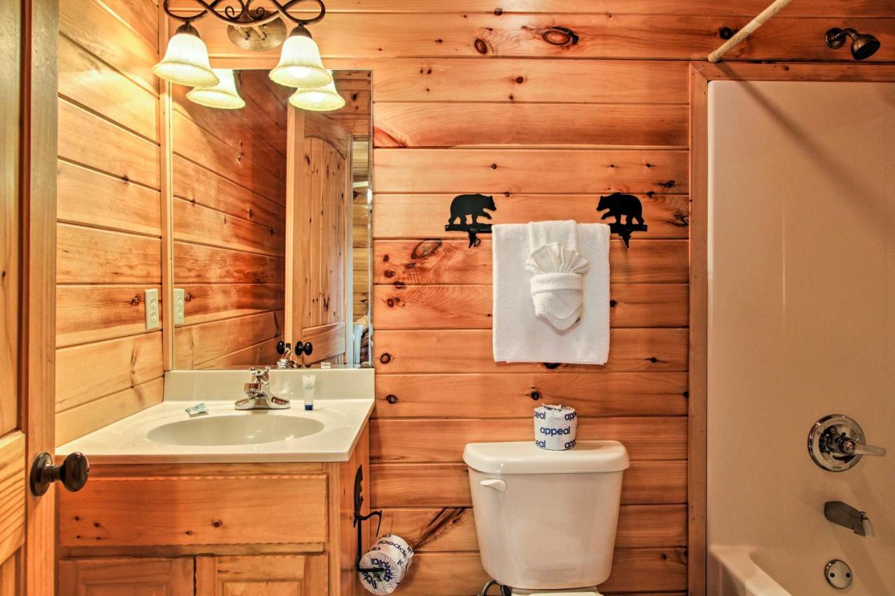 Expansive Gatlinburg Cabin Hot Tub, Deck And Grill! Esterno foto