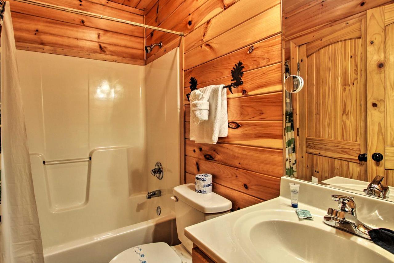Expansive Gatlinburg Cabin Hot Tub, Deck And Grill! Esterno foto