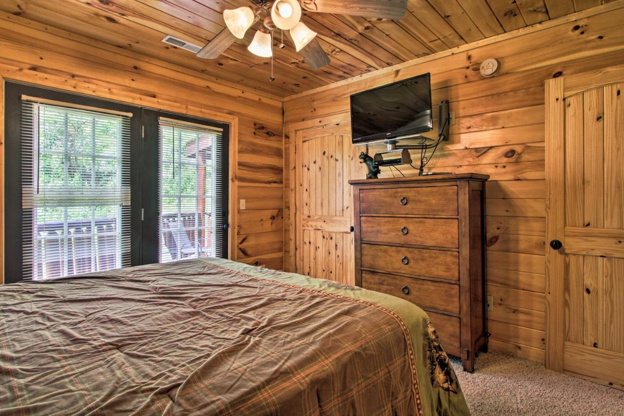 Expansive Gatlinburg Cabin Hot Tub, Deck And Grill! Esterno foto